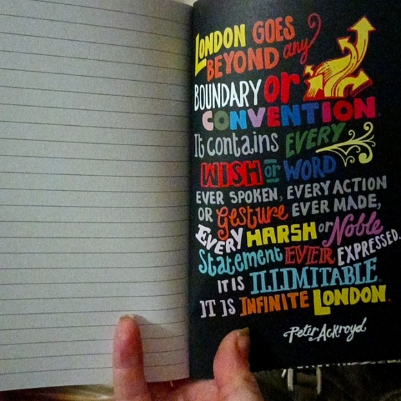 Journal with interesting color pages throughout based on London & traveling - Picture 4 of 6